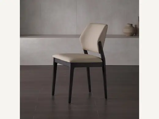 Antique-style dining chair, featuring a high back, vintage PU leather, and a wooden base with a rustic finish, ideal for family living rooms and dining rooms