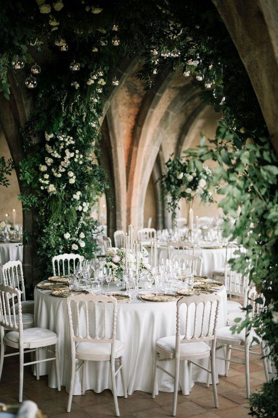 Modern Whitewood Napoleon Chair for Events & Banquets image 3