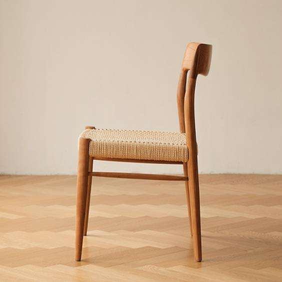 Classic top-level textured wooden dining chair, elegant set of solid wood legs, wooden style restaurant image 3