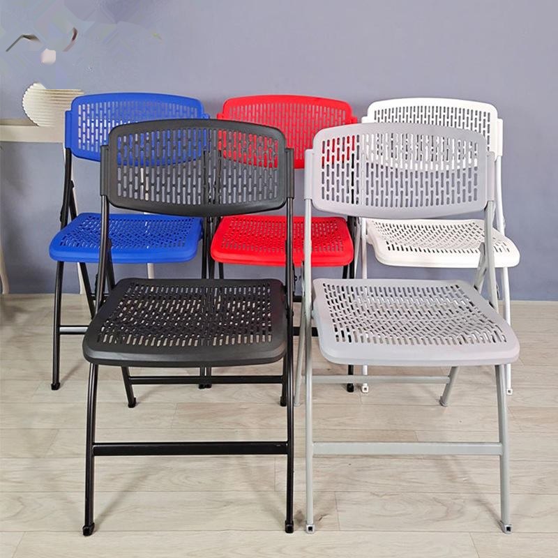 Modern plastic folding wedding chairs are popular in stock home furniture, home bars, restaurants, kitchens, and warehouses - featuring a foldable design image 2